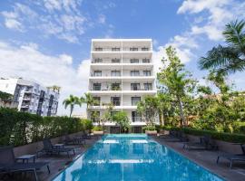 Modern Condo near the Beach - NV531, hotel ve městě Phuket