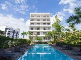 Modern Condo near the Beach - NV531