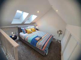 Modern Loft in Christchurch CBD with Private Courtyard, hotel in Christchurch