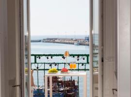 La Finestra Sul Mare Central Apartment Vista mare, hotel in Anzio