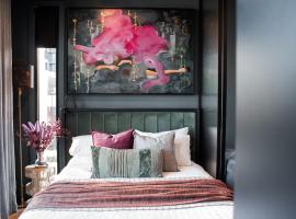 Green Rooms Braddon - Themed Micro Apartments in Canberra's Trendiest Neighborhood, self catering accommodation in Braddon