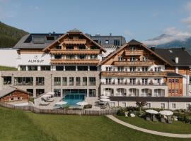 ALMGUT - Mountain Wellness Hotel, resort i Sankt Margarethen im Lungau