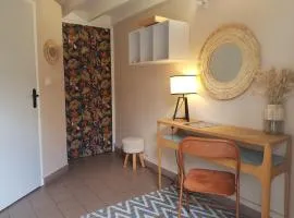 11 - LE VACOA - CHAMBRE 11 ETG G