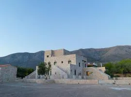 Mani Tsopakas Residences