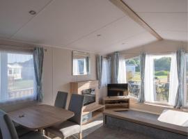 Pinewoods Beach no.7 - sleeps 6 – dog friendly, hotell sihtkohas Wells-next-the-Sea