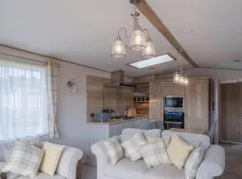 Pinewoods Beach Luxe no.2 – dog friendly