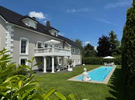 Destino - FeWo bei COCHEM mit beheiztem Pool，科赫姆的飯店