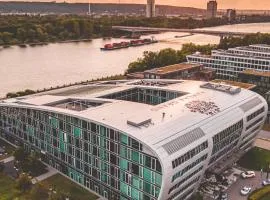 كاميها غراند بون