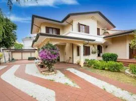 Grand Villa with Exlusive Garden