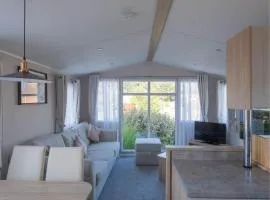 Pinewoods Park Style no.3 - sleeps 8 – no dogs