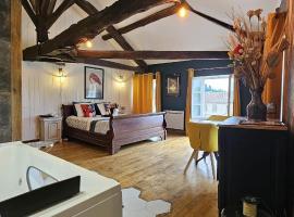 Suite Penthouse Romantique, Confolens, Charente