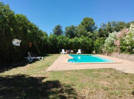 La casa de l'Avi, hotel a Tortellá