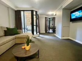 Sydney City Getaway 1 Bdrm Apt 2 Bathrms Sleeps 4