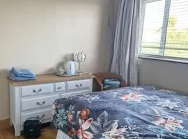 Private double room in central location