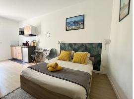 Studios modernes et chaleureux proche gare avec accès jardin, hotel in Châtellerault