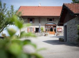 Le Bonheur dans le Pré – hotel w mieście Lucinges