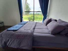 Thegrandstargoodview, hotel com estacionamento em Ban Na