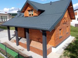 Domek pod Lipą, hotel en Nienaszów