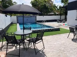 AR-RAHMAN HOMESTAY KUALA TERENGGANU Semi-D, 2-storey, 4-Bedroom 4-Bathroom, 25x13feet Private Swimming Pool with 5 feet Fountain