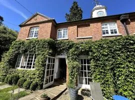 Huntershields Country Manor