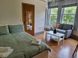 Bright Studio Apartment in a perfect location