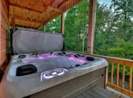 Rohring Retreat - Bask in comfort on the deck and play games in the game room