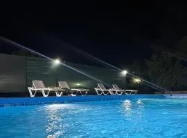 Antalya Havuzlu Bungalov