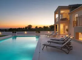Luxury Villa Morus with pool 50m2 gym