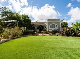 Amplia Villa de lujo con piscina climatizada