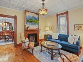 Charming Victorian Home - 2 minutes to downtown