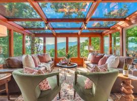 Family Chalet With Sauna, HotTub, Heavenly Views! Mins to Downtown!, skijali&scaron;te u gradu Gatlinburg