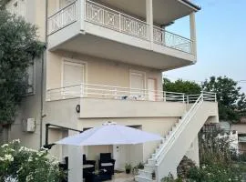 Aiolos Seaside Apartment