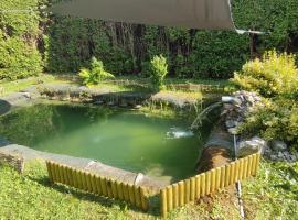 Modernes Rhombushaus im Naturparadies Sauerland, hotel en Balve