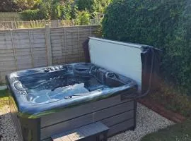 King Arthur's Rest House, Hot Tub & Garden Sleeps 10