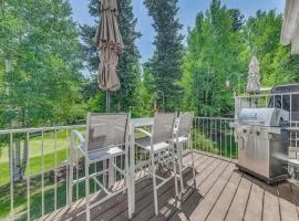 Cloudcroft Townhome on Golf Course with Deck!