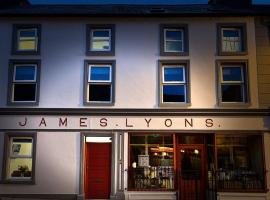 'James Lyons' The old main St, hotel que acepta mascotas en Ballyhaunis