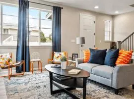 Sunny & Quaint Hidden Gem w Office - Dog Friendly