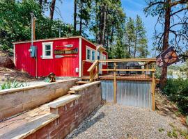 Lakefront Cabin Retreat (Cabin B), hotell sihtkohas Vallecito