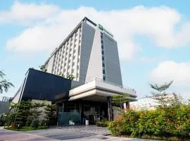 Holiday Inn Lucknow Airport by IHG