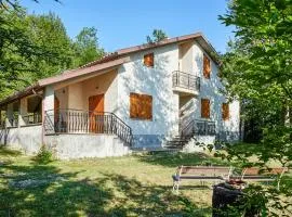5 Bedroom Nice Home In Termoli