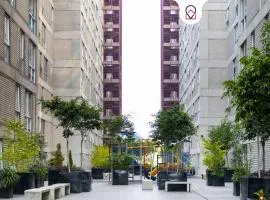 New Chic Condo with Gym Access & Private Roof