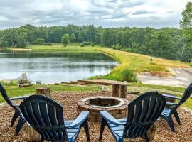 Edgewater Escape With Hot Tub, ξενοδοχείο σε Innsbrook
