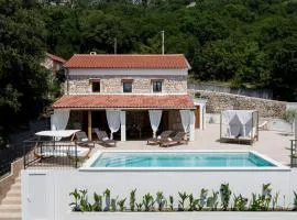 Casa Di Nika private heated pool and jacu - Happy Rentals