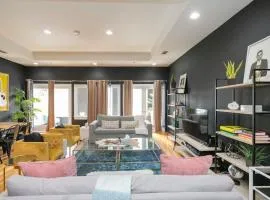 Grand Loft ON THEE Broadway Strip