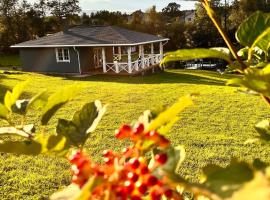 Pirties namelis Paliekys, Hotel mit Whirlpools in Lekėčiai