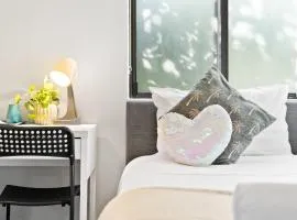 Cozy King Single Room - Near Station & Olympic Park - Shared Bathroom