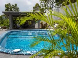 Stunning Pool Villa with Sunset Sea Views