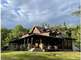 Areál Kamínka - POKOJE A APARTMÁNY