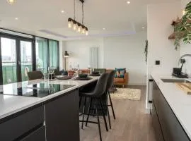 3 BDR City Centre Penthouse by Belfast City Breaks