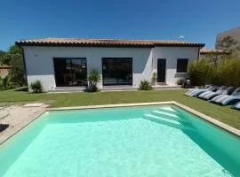 Villa au cœur de la Camargue avec Piscine Privative